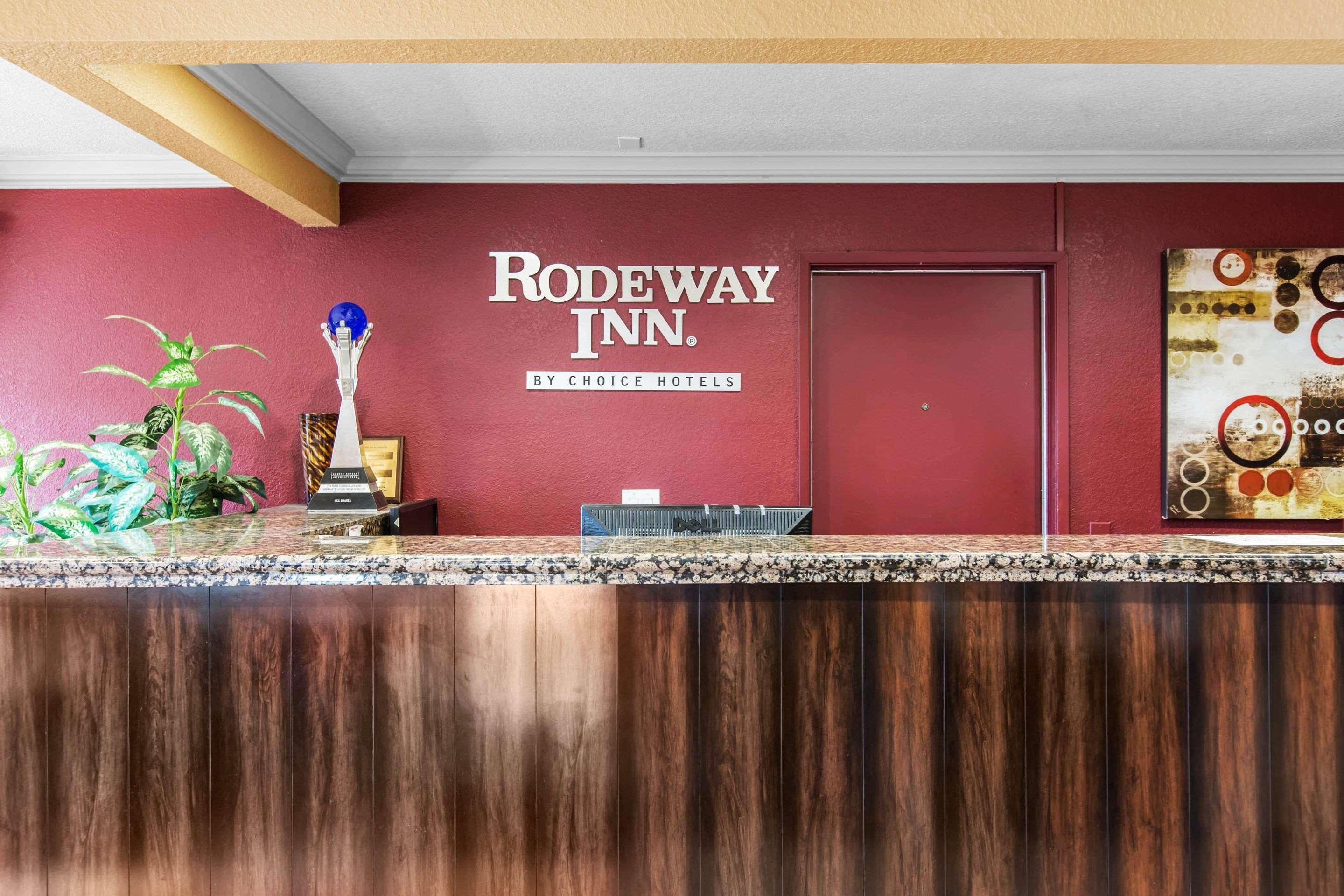 Rodeway Inn Escondido Downtown Exterior foto